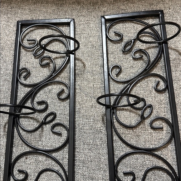 Elegant Black Metal Wall Sconce Set - Picture 4 of 4